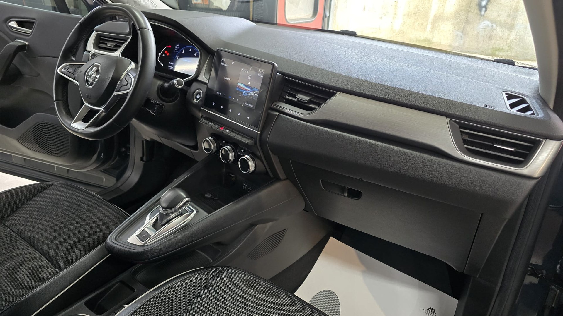 RENAULT Captur 1.5 dCi Intens EDC-image-17
