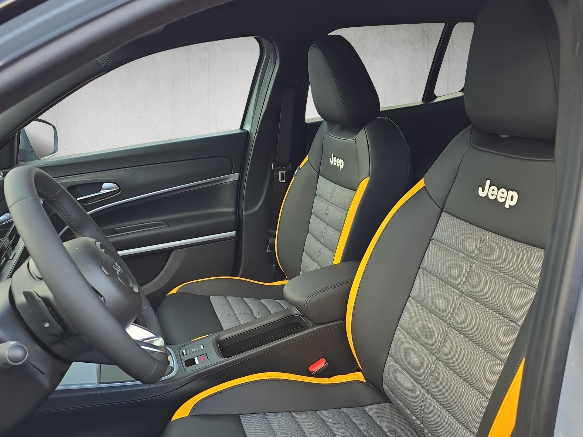 JEEP Avenger 1.2 MHEV The North Face 4xe-image-9