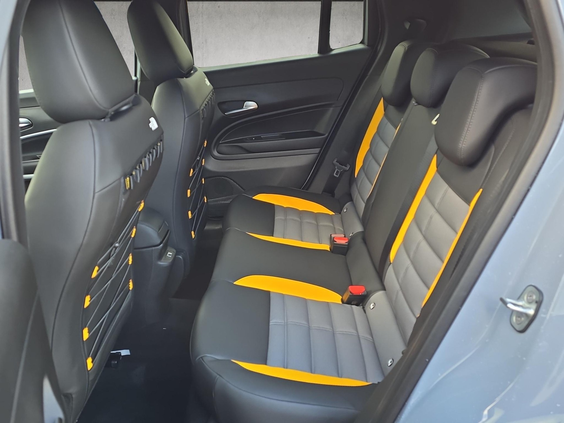 JEEP Avenger 1.2 MHEV The North Face 4xe-image-12