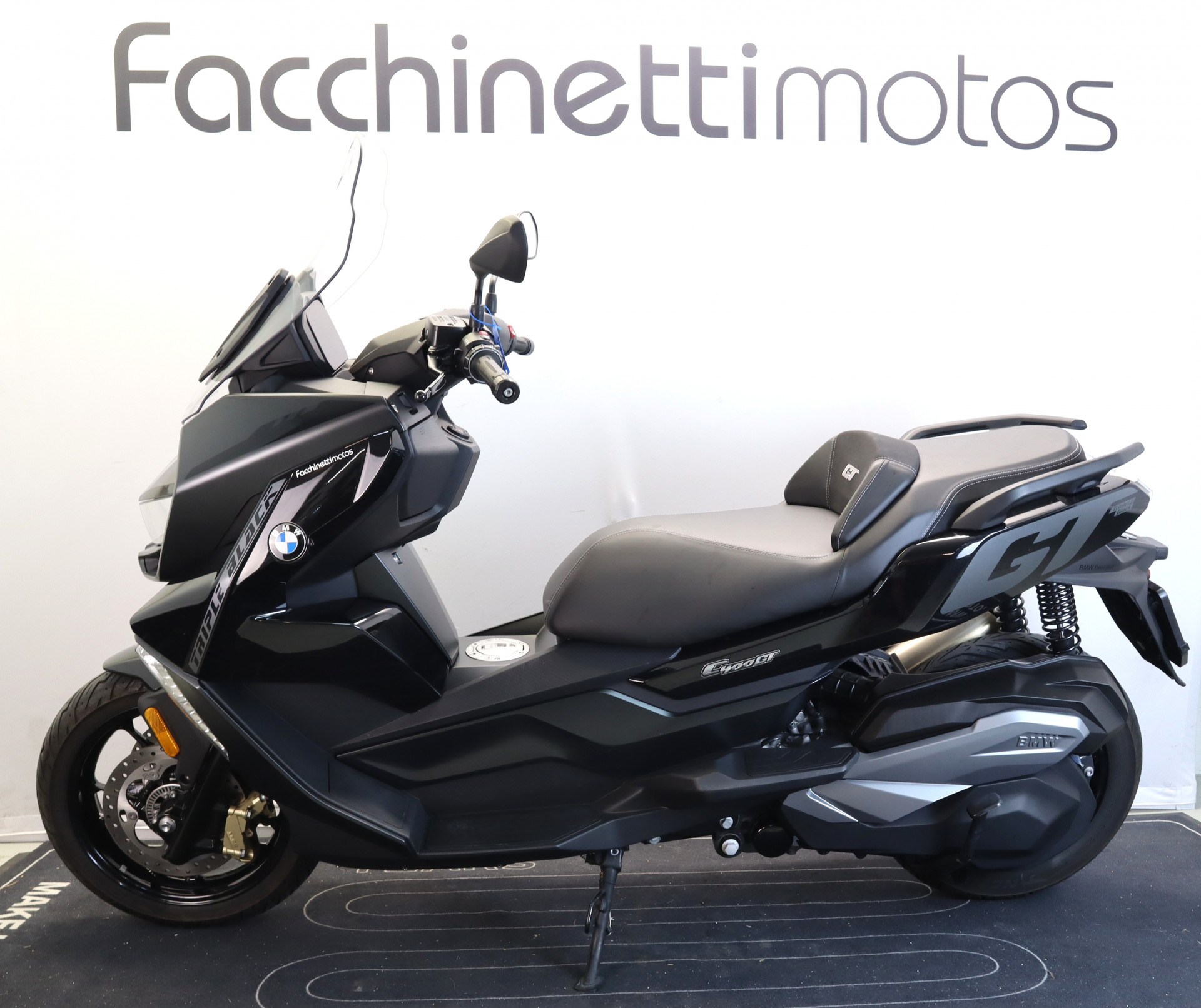 BMW C 400 GT Triple Black-image-1