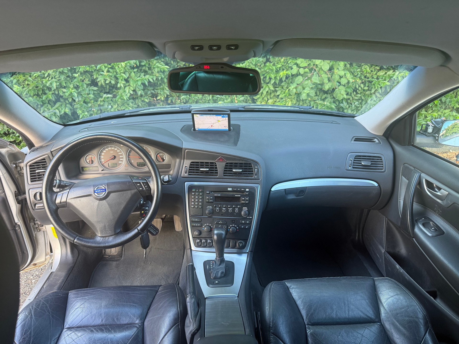 VOLVO V70 D5 AWD Summum-image-14