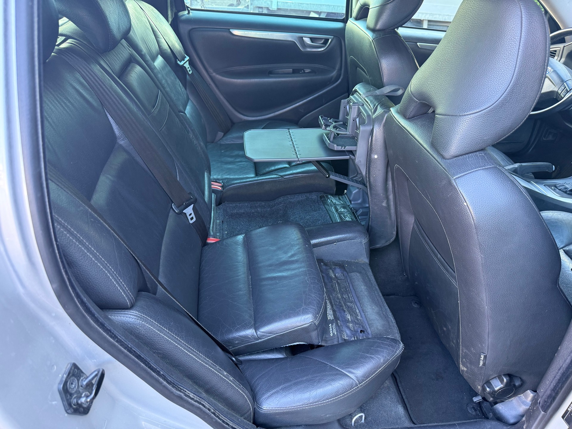 VOLVO V70 D5 AWD Summum-image-11