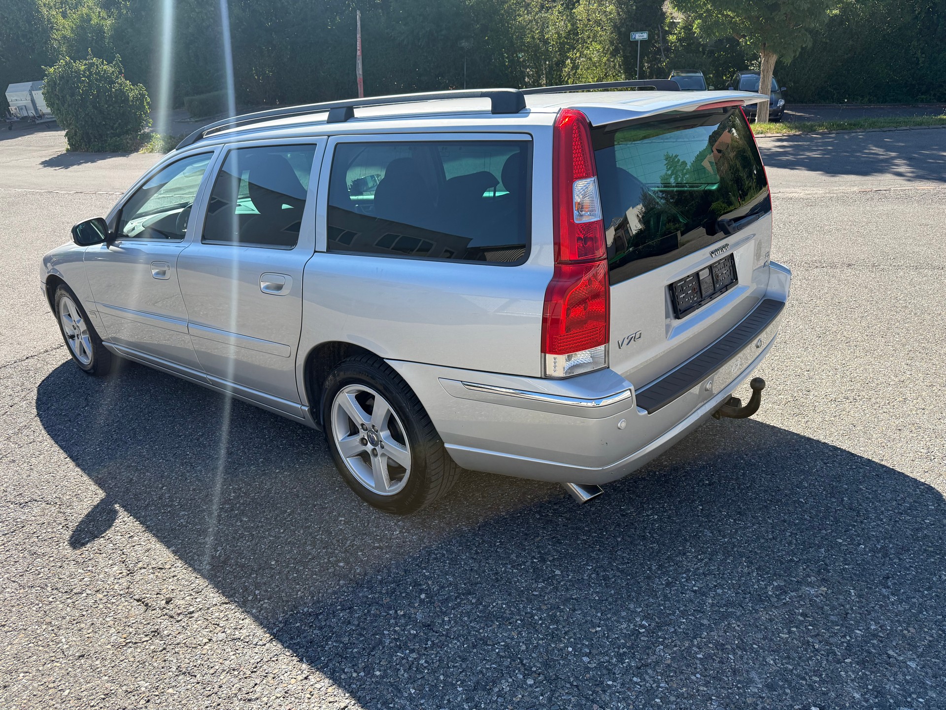 VOLVO V70 D5 AWD Summum-image-4