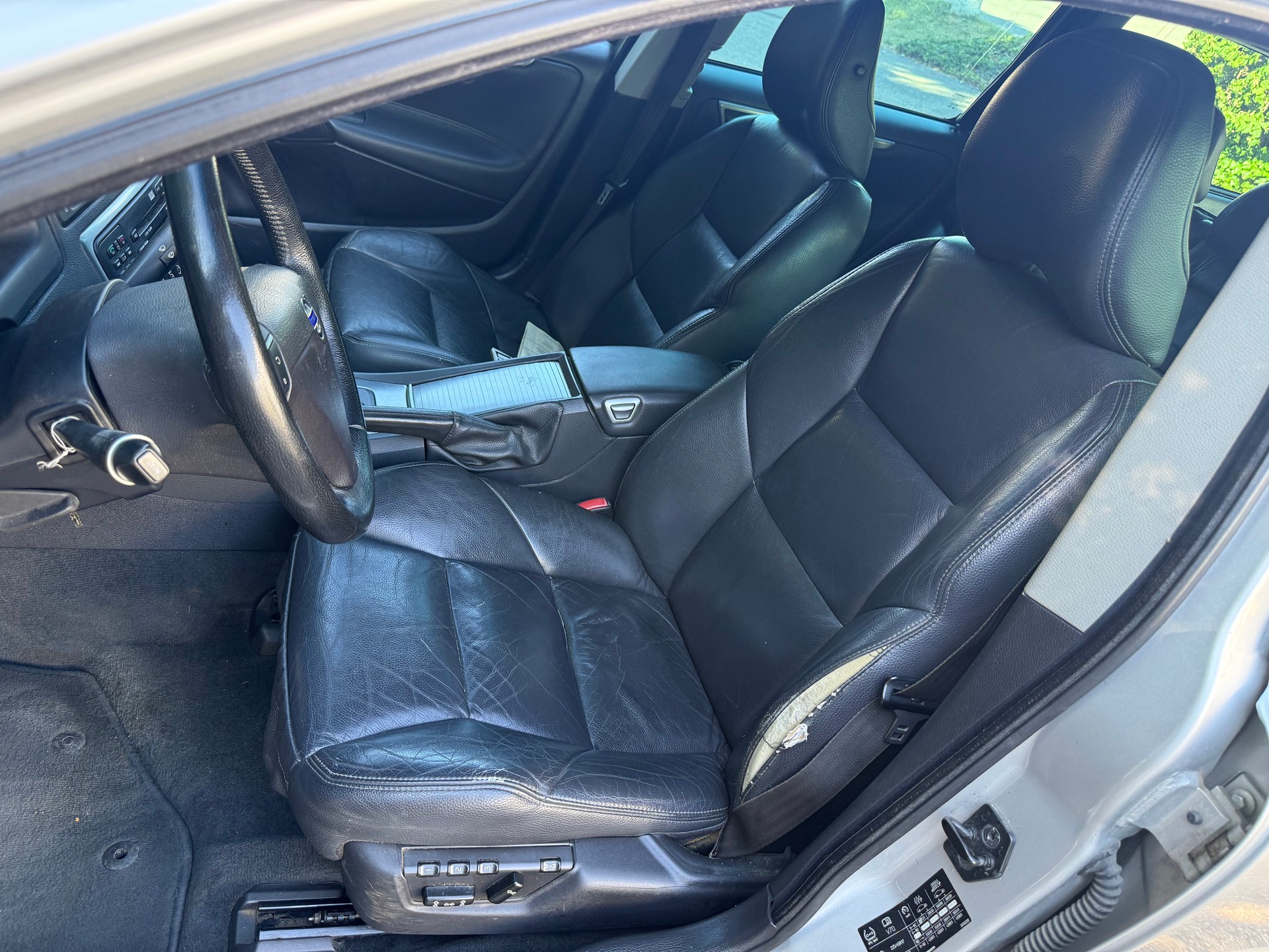 VOLVO V70 D5 AWD Summum-image-7