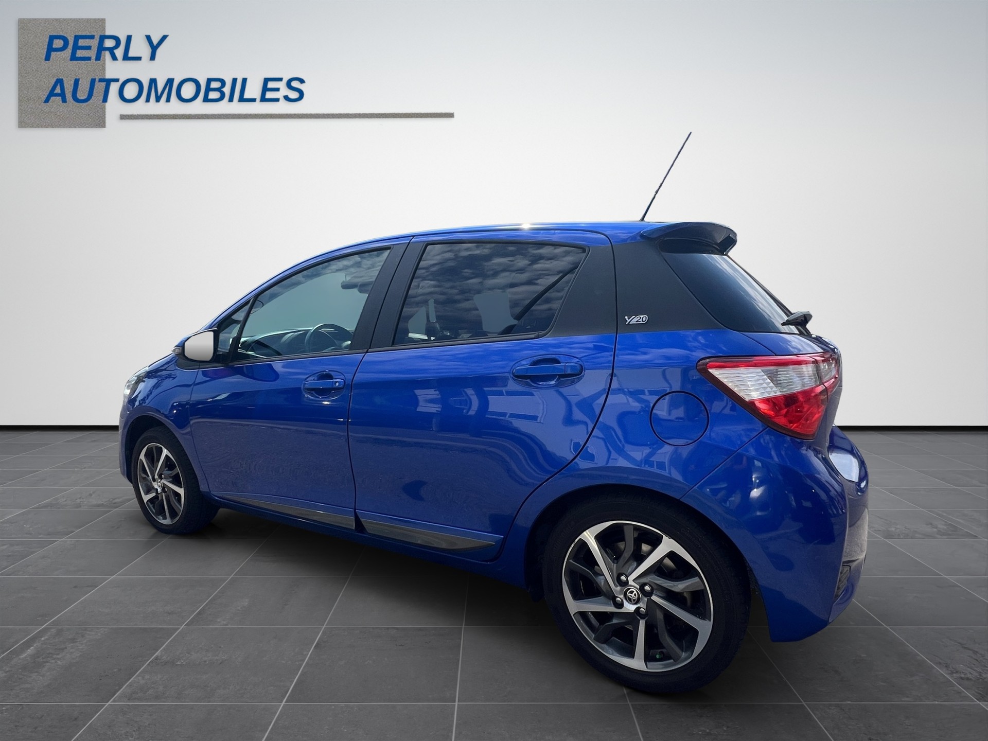 TOYOTA Yaris 1.5 Y20-showroom-element-3