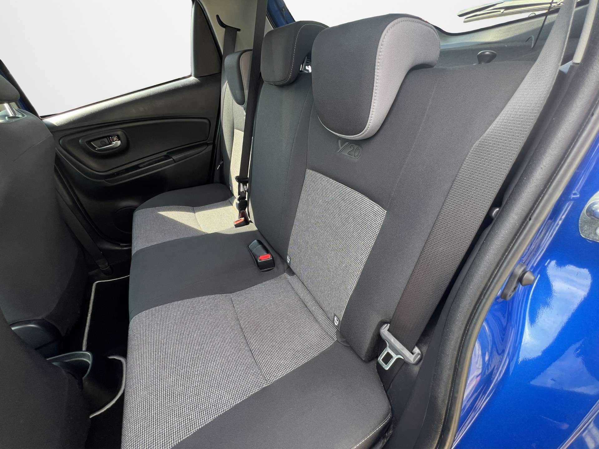 TOYOTA Yaris 1.5 Y20-image-11