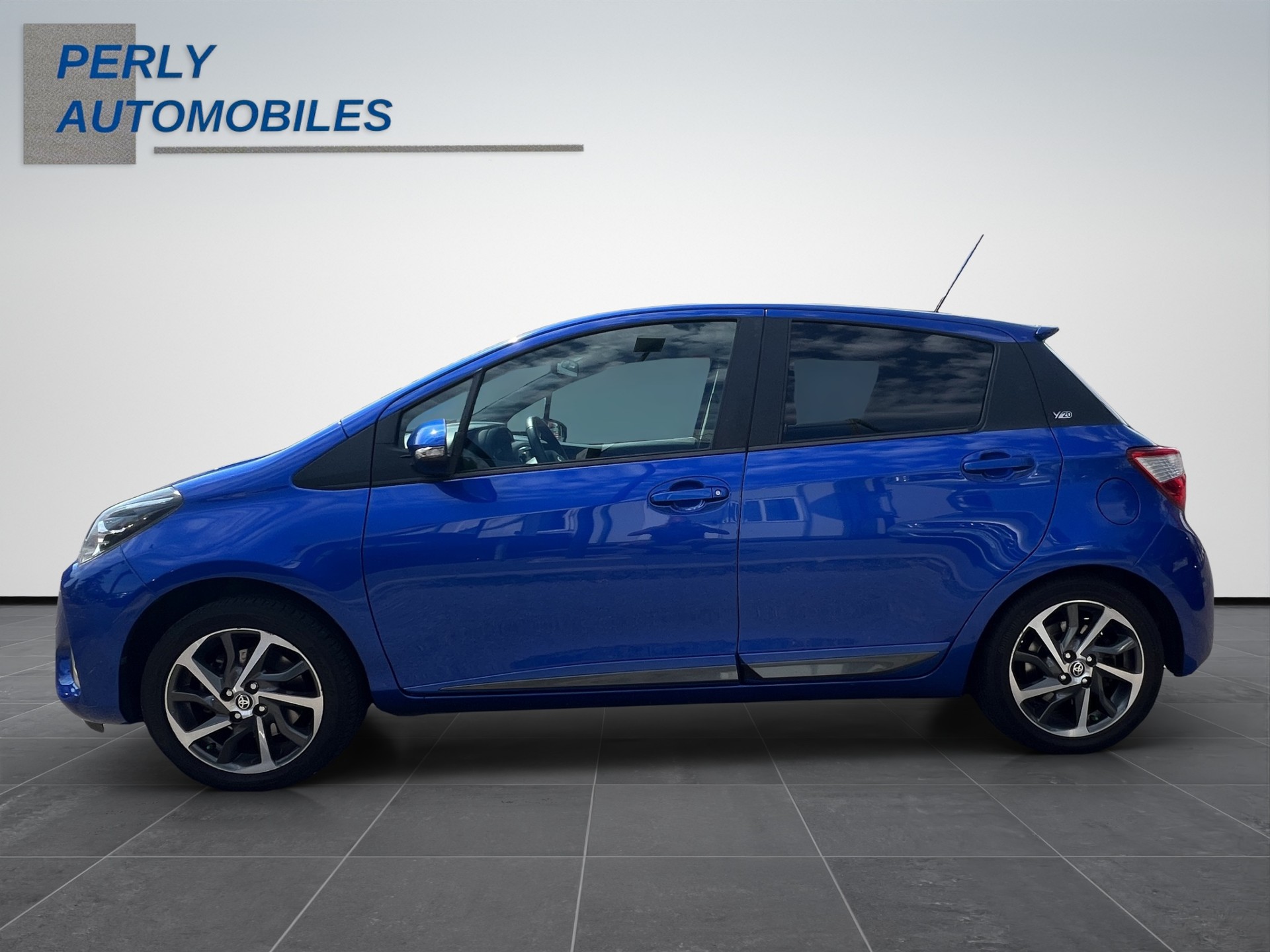 TOYOTA Yaris 1.5 Y20-showroom-element-2
