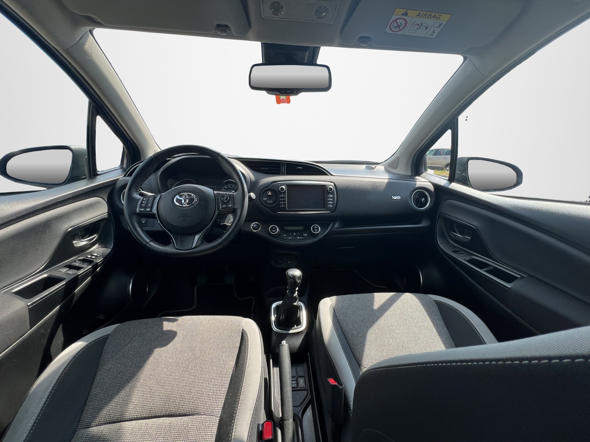 TOYOTA Yaris 1.5 Y20-image-12