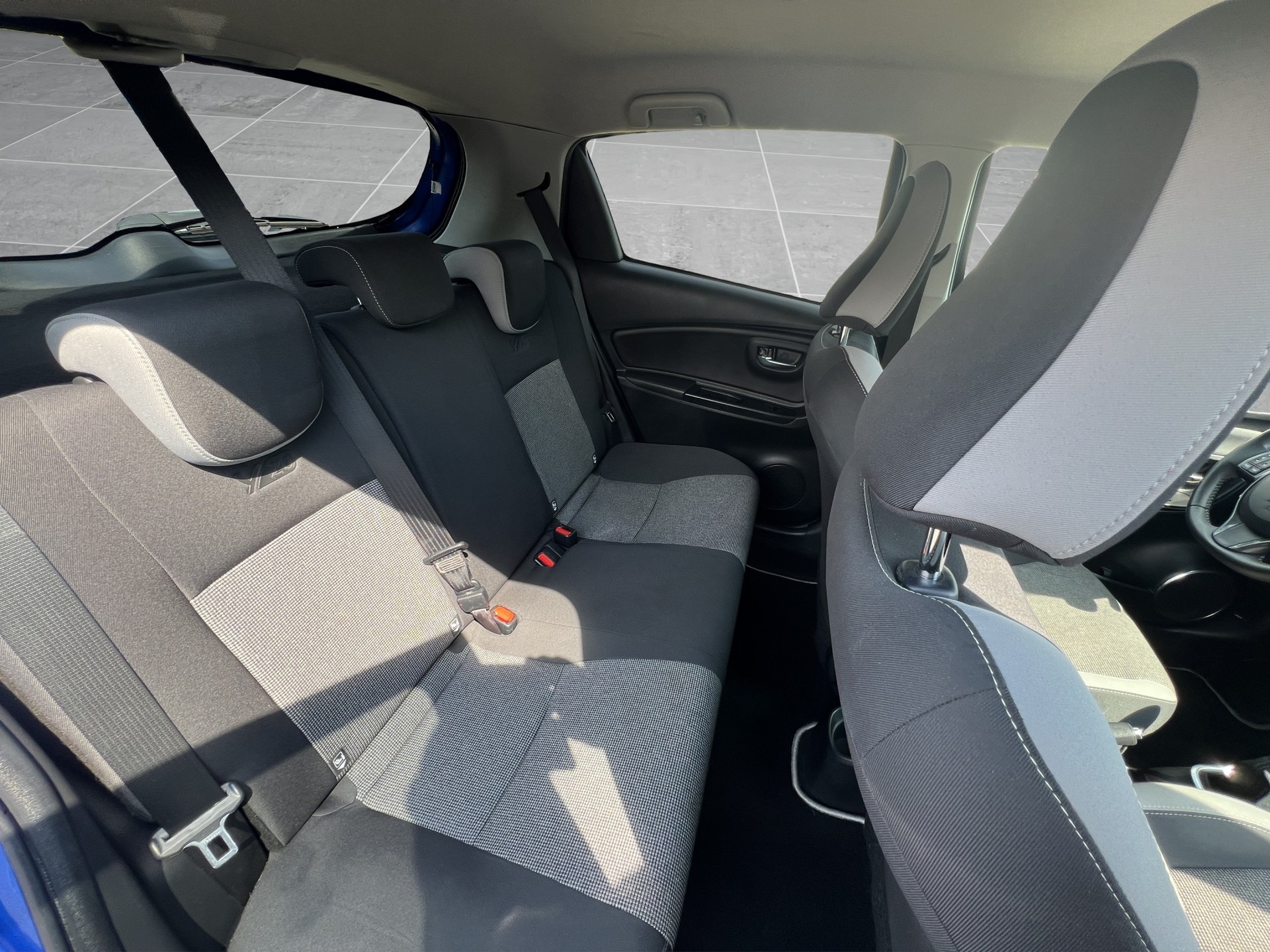 TOYOTA Yaris 1.5 Y20-image-14