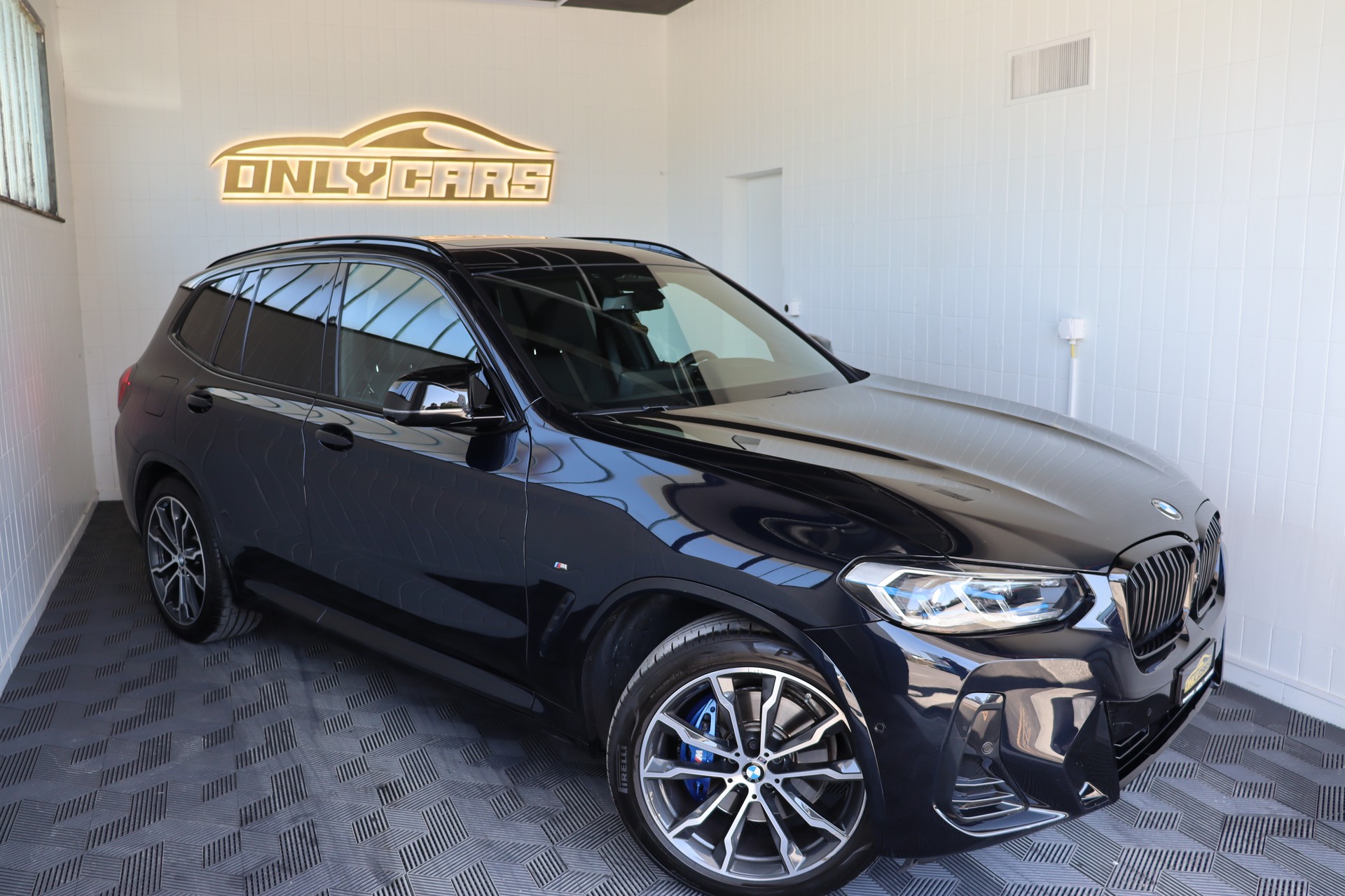 BMW X3 M40i Travel-showroom-element-2