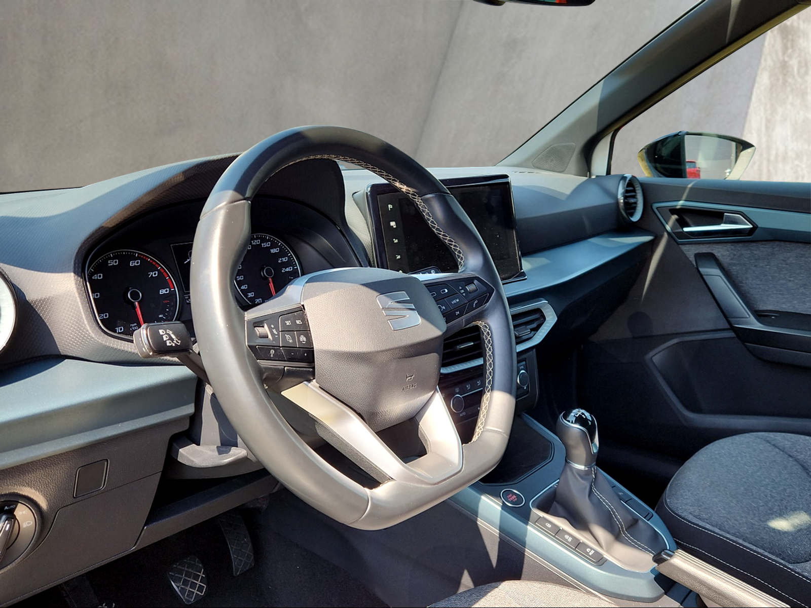 SEAT Arona 1.0 TSI Eco Hola Xperience-image-9