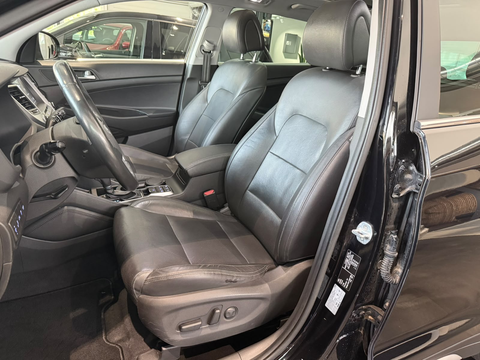 HYUNDAI Tucson 2.0 CRDI Vertex 4WD Automatic-image-7