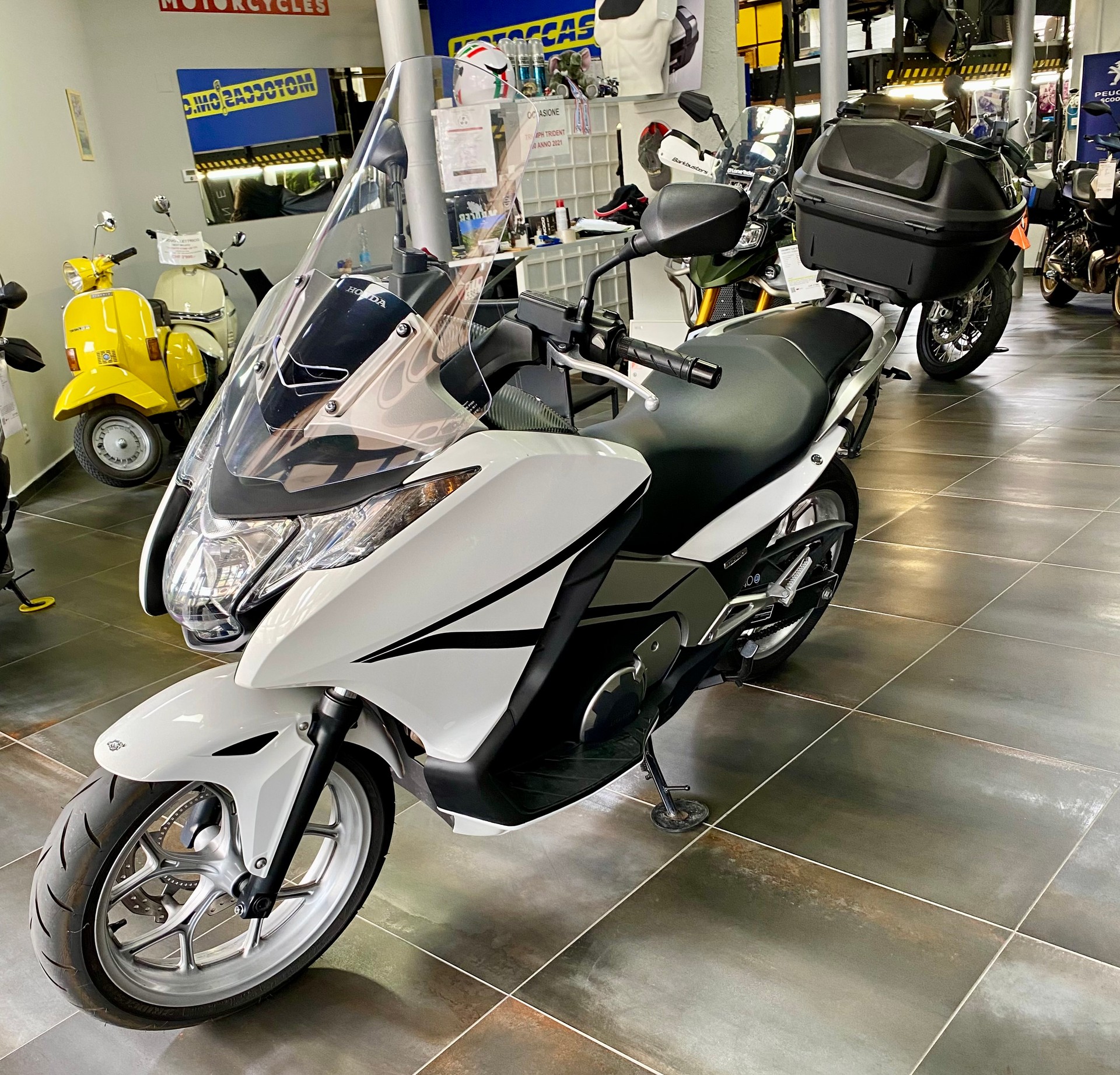 HONDA NC 700 D Integra ABS-image-2