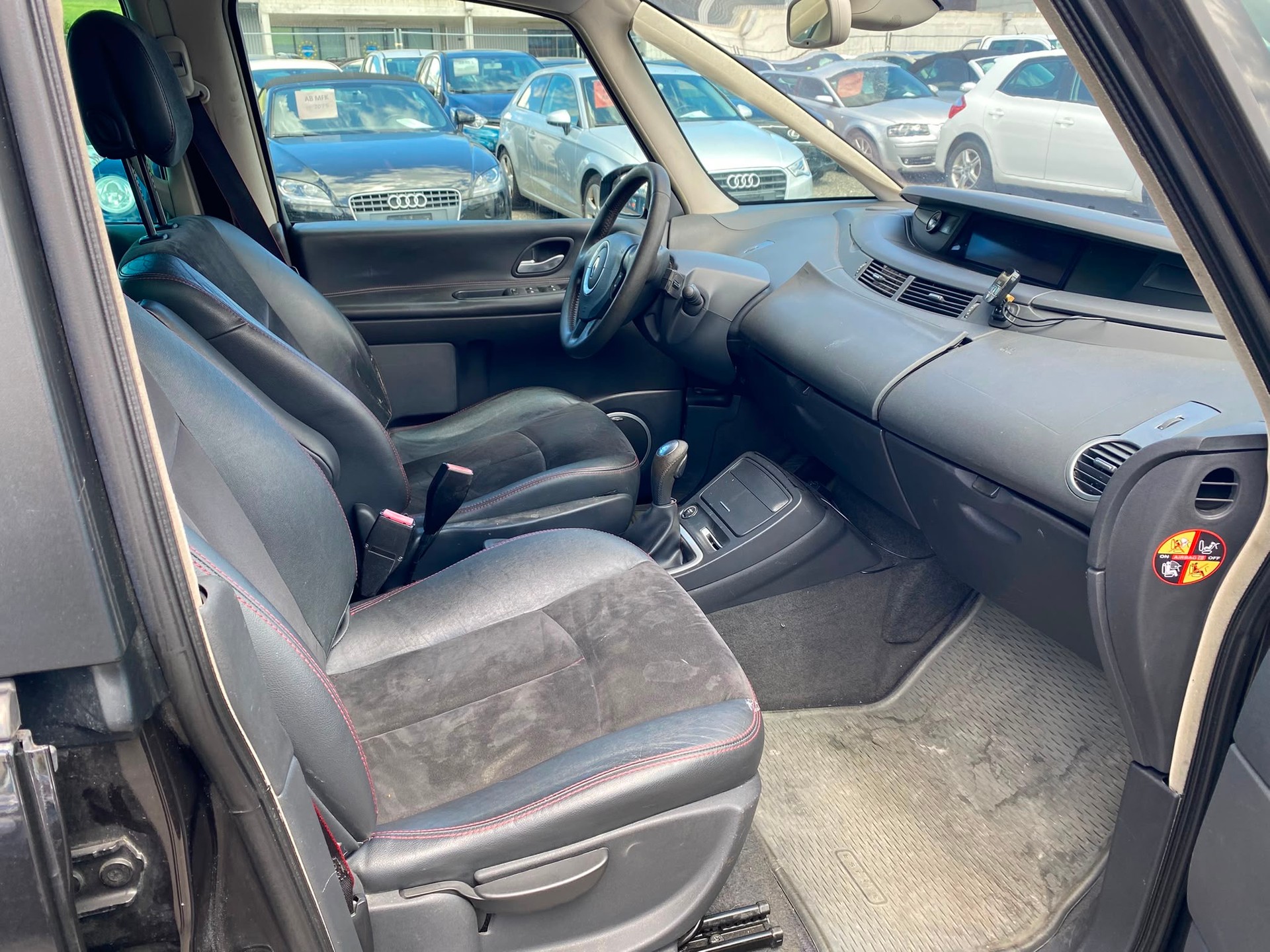 RENAULT Espace 2.0 dCi Swiss Edition Automatic-image-11