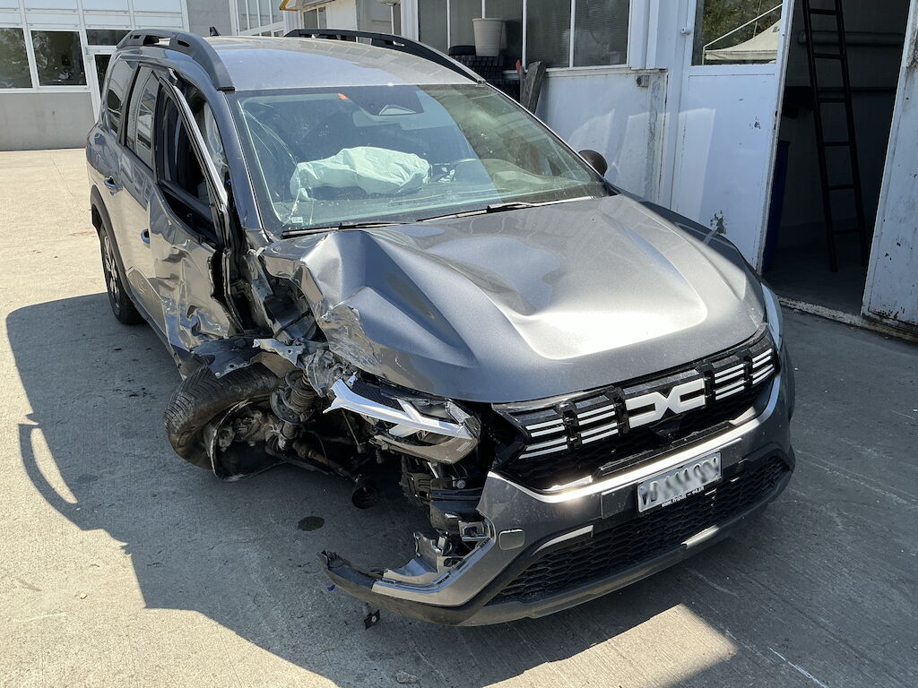 DACIA Jogger HEV 140 Extreme-image-2