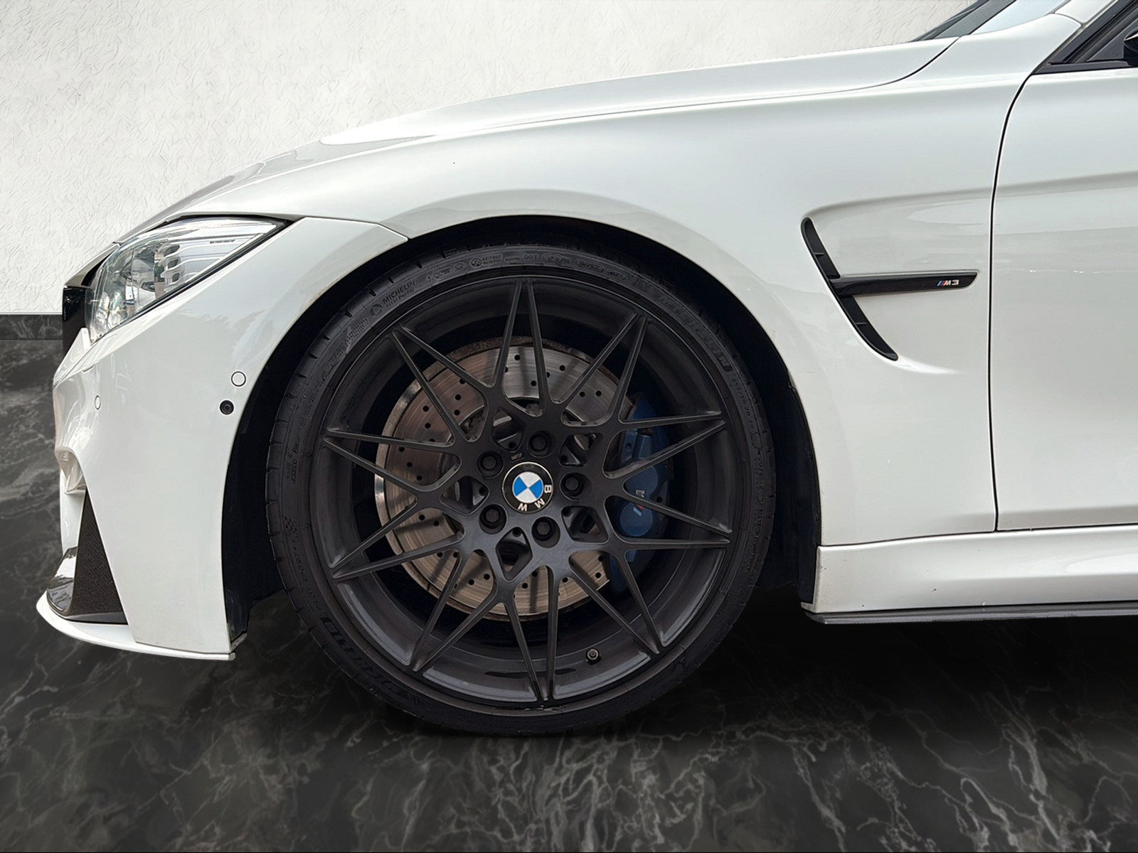 BMW M3 – CH-Fahrzeug | KARBON PAKET | M PERFORMANCE AUSPUFF | HARMAN/KARDON |-image-7