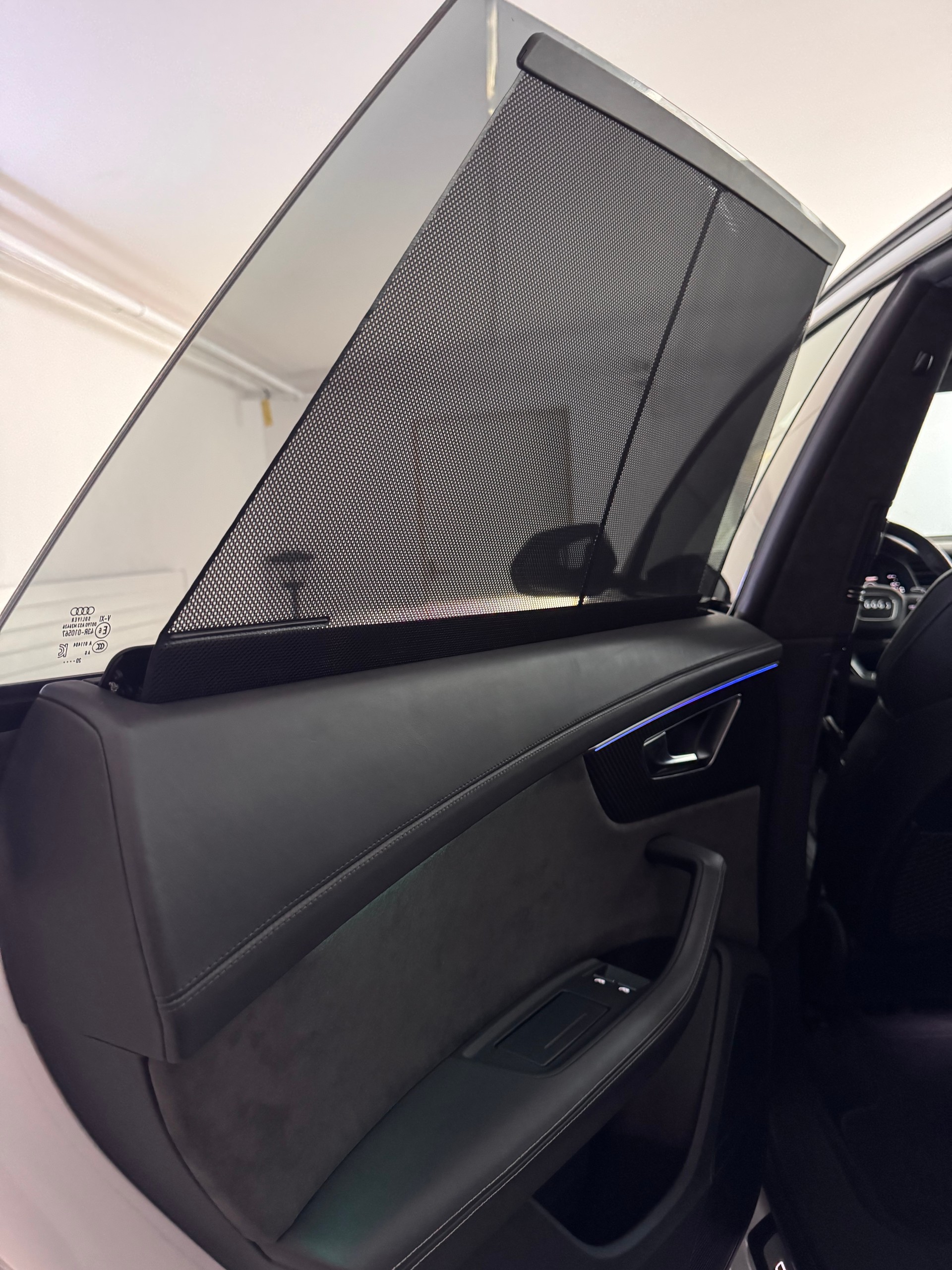AUDI RSQ8 Quattro Tiptronic*CH-Fahrzeug*Panoramadach*AHK elektrisch *23 Zoll RS-Felgen *Standheizung*-image-27