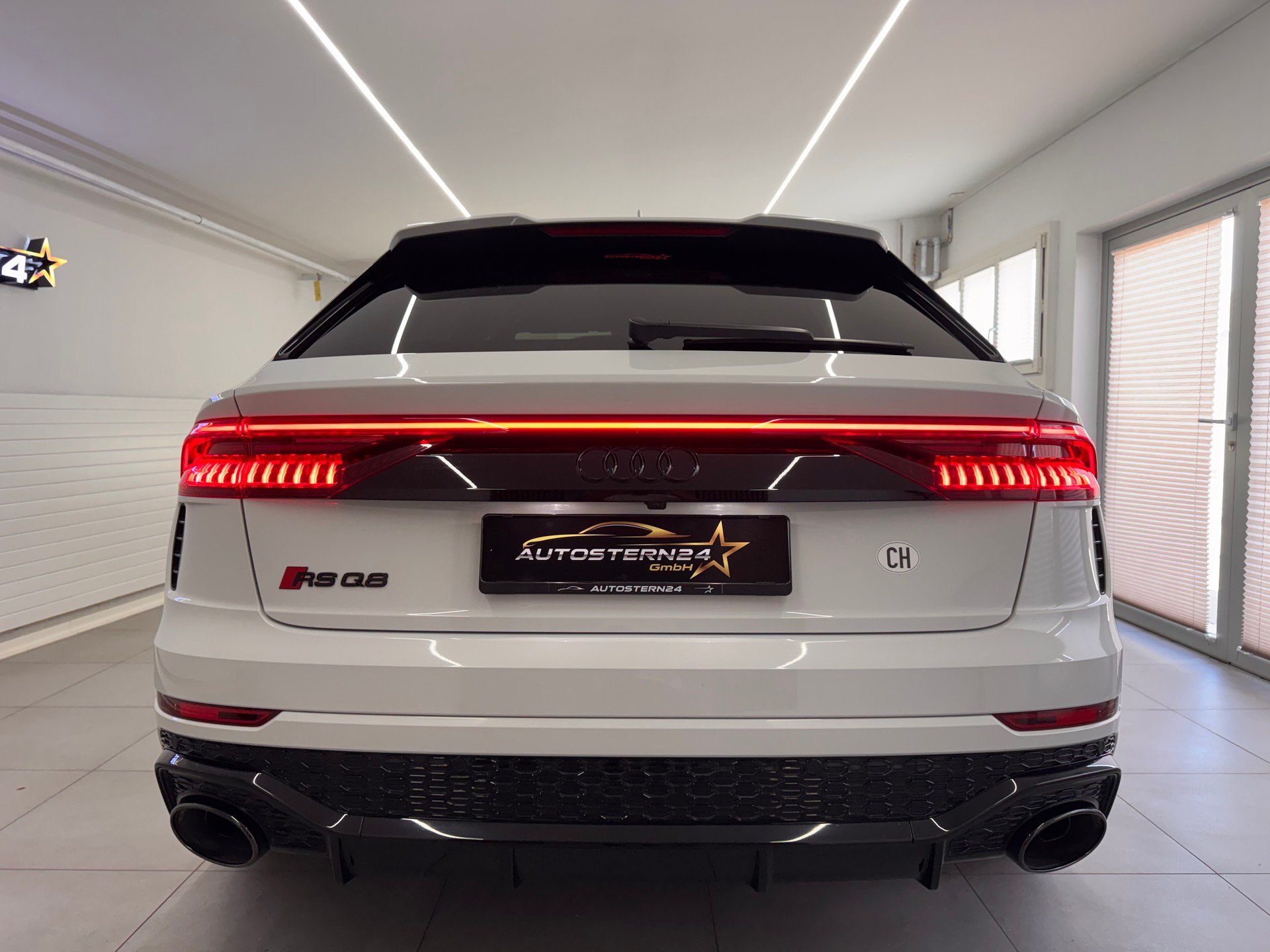 AUDI RSQ8 Quattro Tiptronic*CH-Fahrzeug*Panoramadach*AHK elektrisch *23 Zoll RS-Felgen *Standheizung*-showroom-element-3