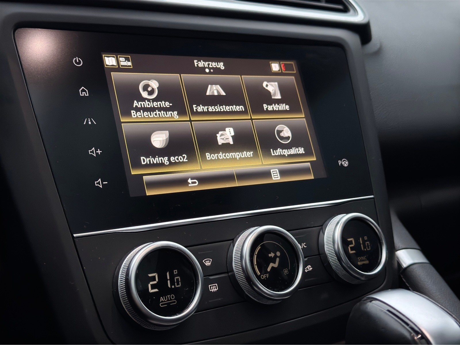 RENAULT Kadjar 1.3 16V Turbo Intens EDC-image-15