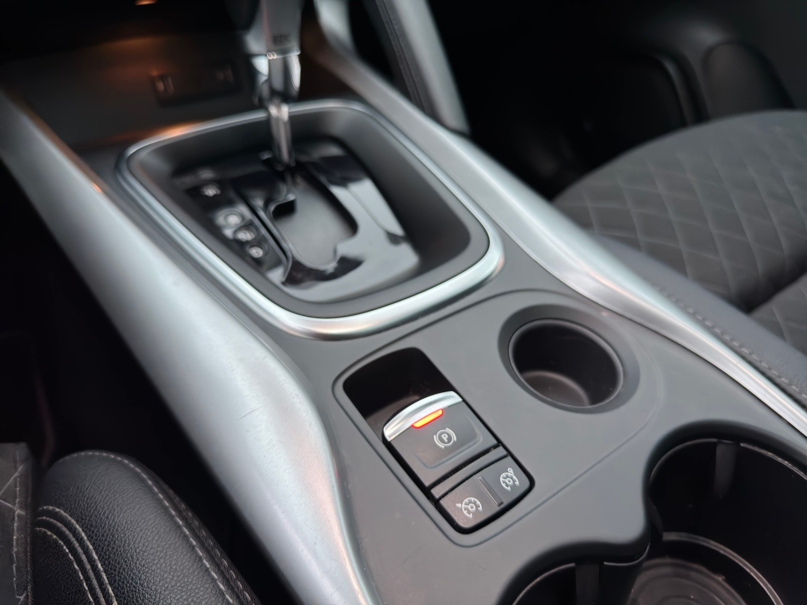 RENAULT Kadjar 1.3 16V Turbo Intens EDC-image-16