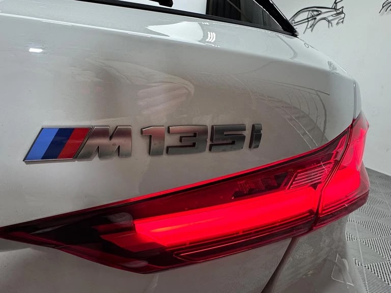 BMW M135i xDrive Steptronic-image-21