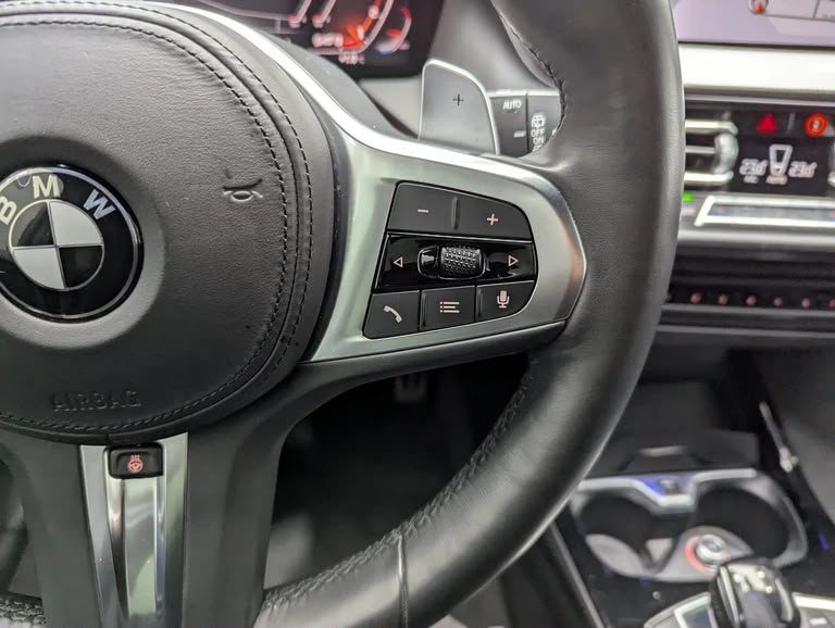 BMW M135i xDrive Steptronic-image-16