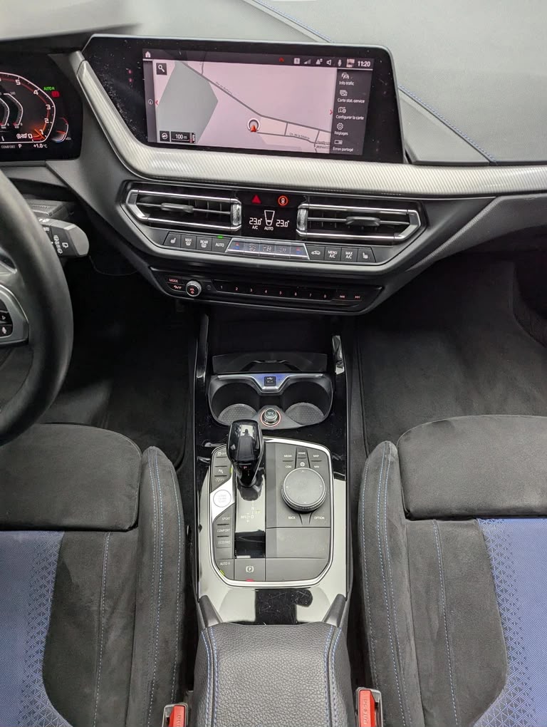 BMW M135i xDrive Steptronic-image-17