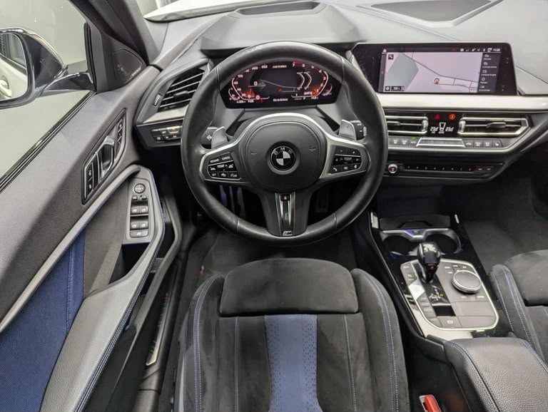 BMW M135i xDrive Steptronic-image-14