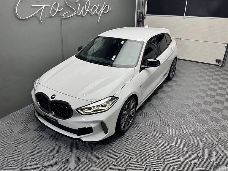 BMW M135i xDrive Steptronic-image-4