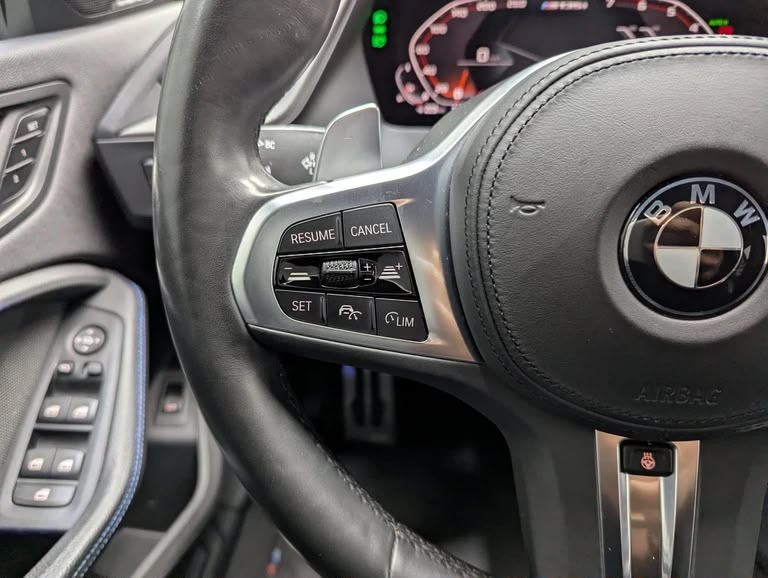 BMW M135i xDrive Steptronic-image-15