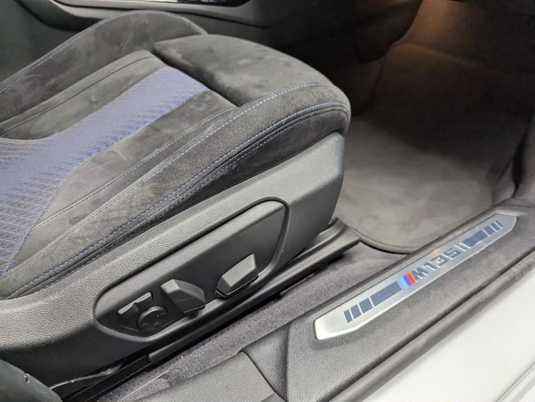 BMW M135i xDrive Steptronic-image-11