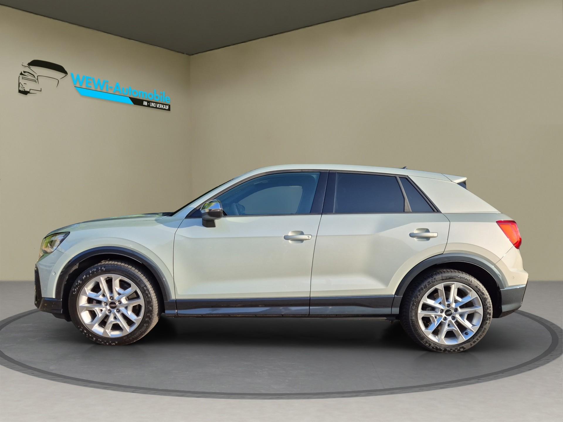 AUDI SQ2 TFSI quattro S-tronic-showroom-element-1