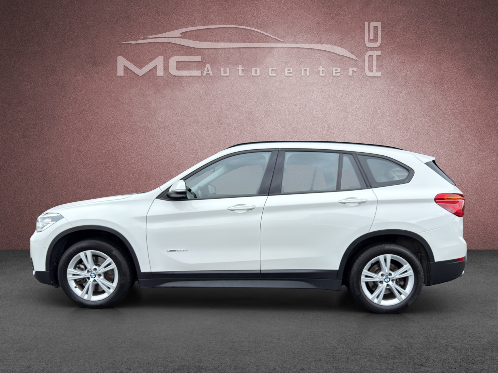BMW X1 xDrive 20d xLine Steptronic-image-1