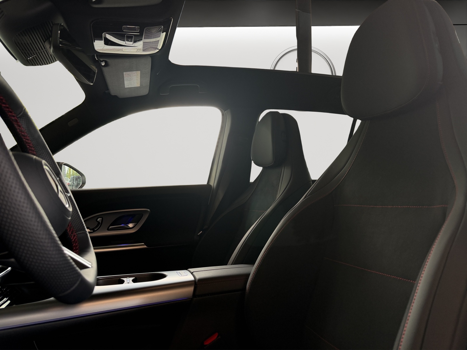 MERCEDES-BENZ GLB 200 8G-Tronic-image-9