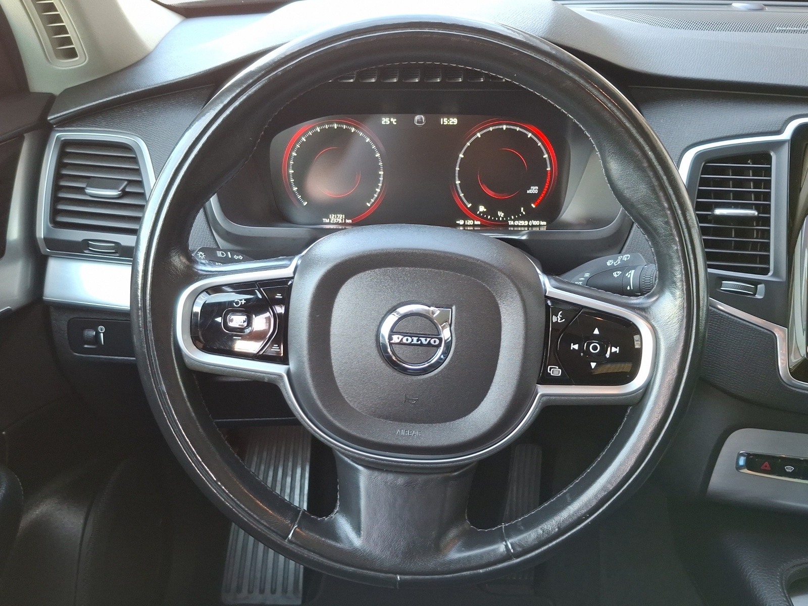 VOLVO XC90 T6 AWD Momentum Geartronic-image-9