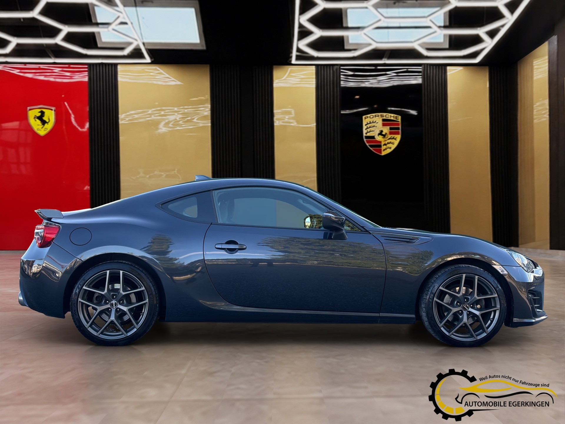 SUBARU BRZ 2.0R-showroom-element-3
