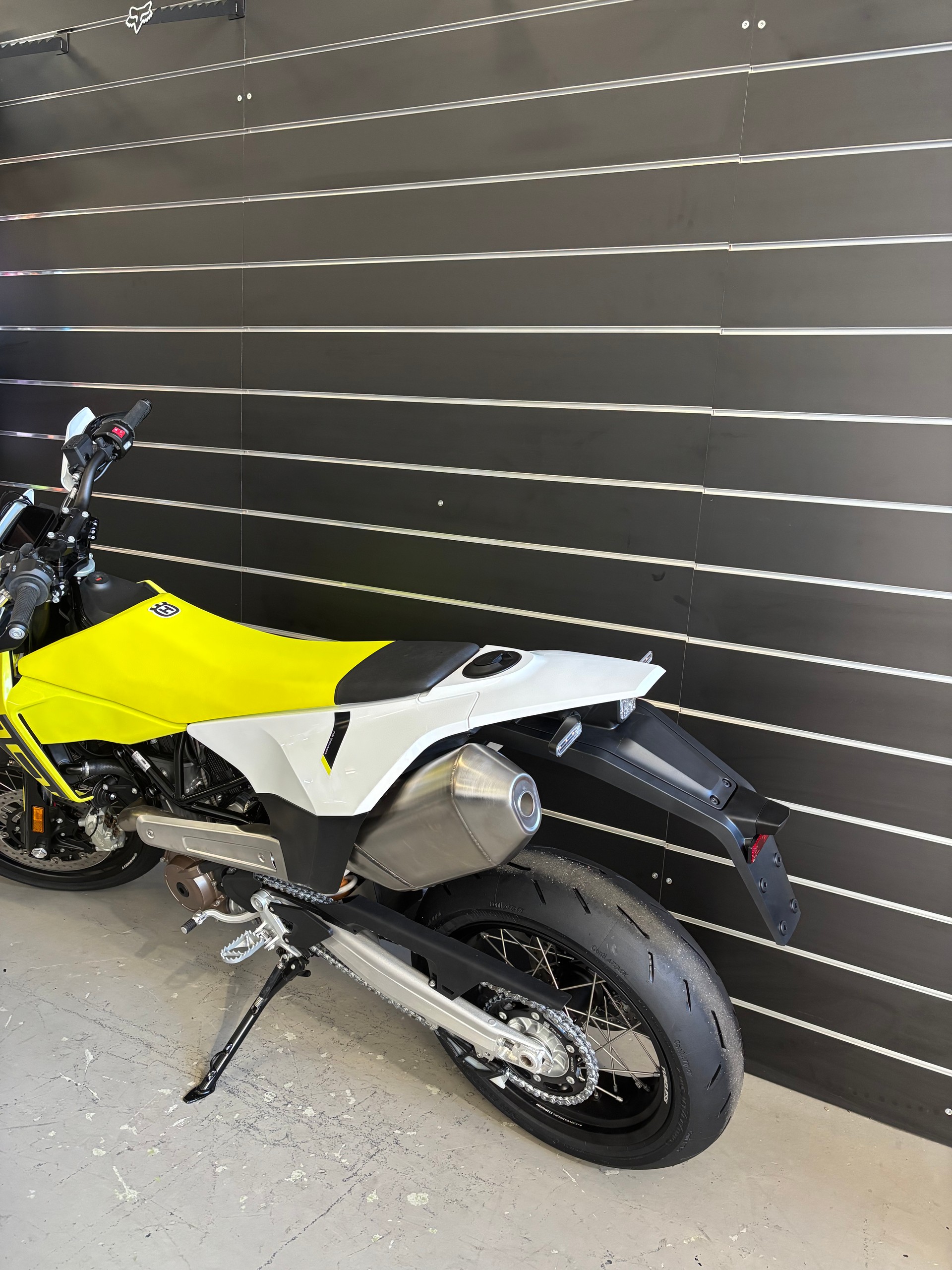 HUSQVARNA 701 Supermoto-image-5