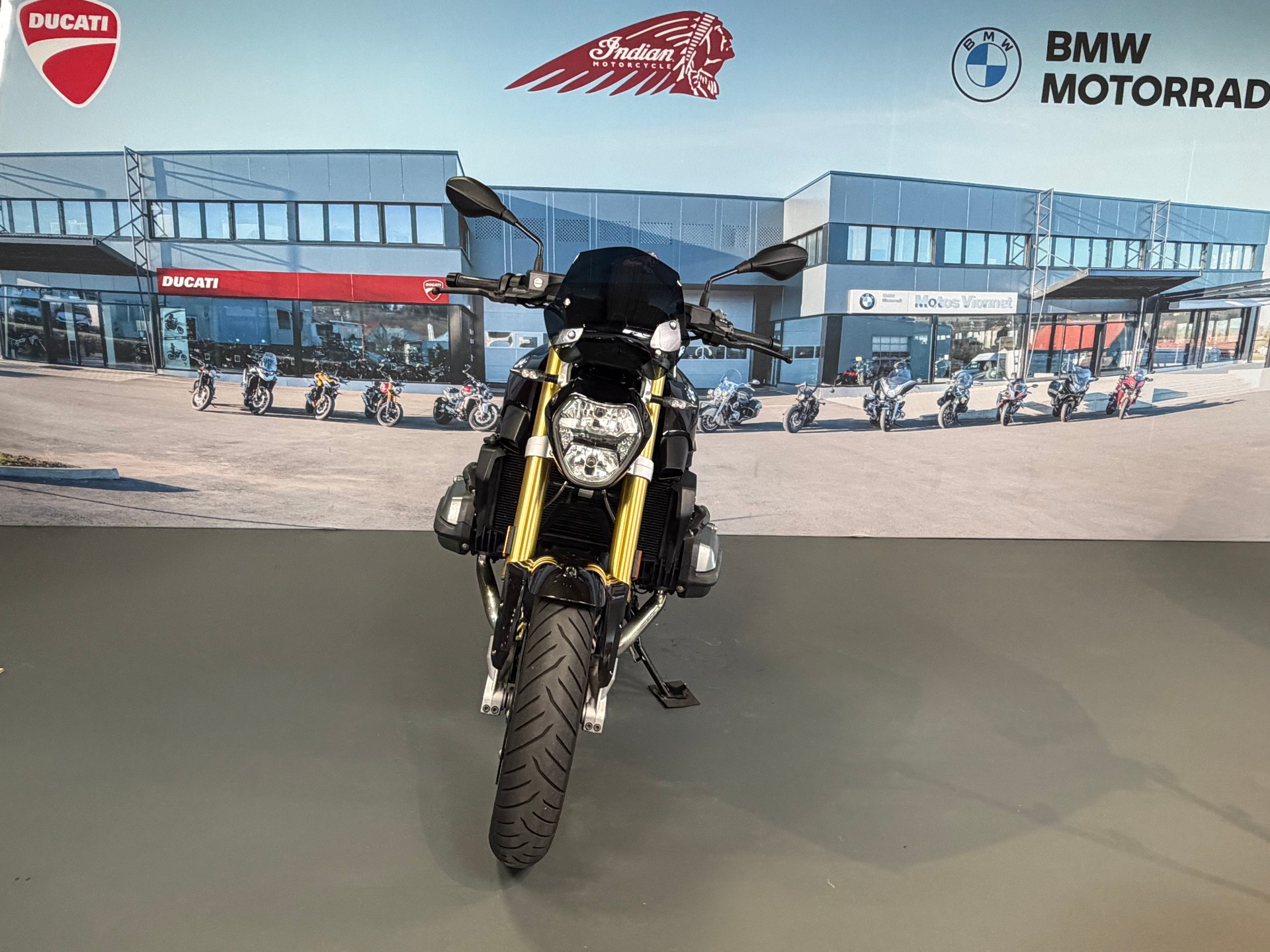 BMW R 1200 R ABS-image-1