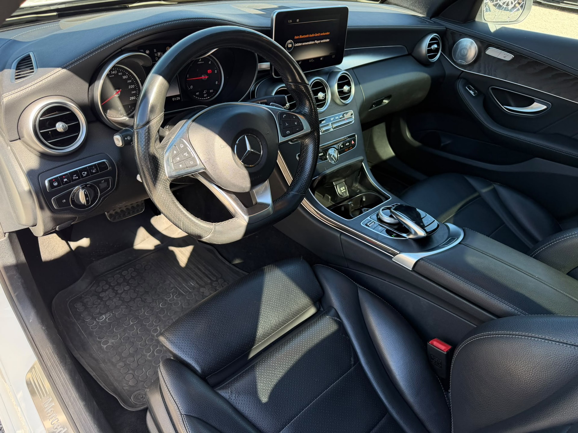 MERCEDES-BENZ C 250 BlueTEC AMG Line 4Matic 7G-Tronic Pano Burmester 360-image-5