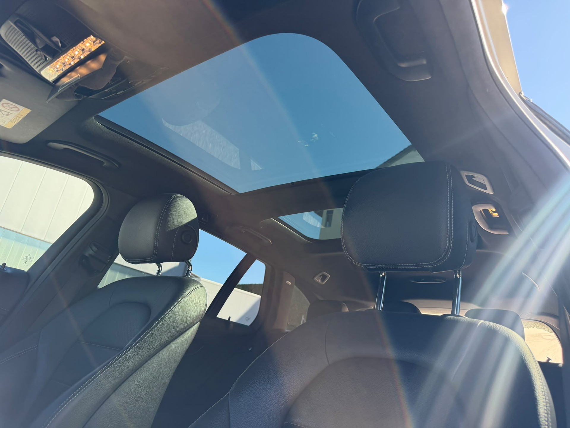 MERCEDES-BENZ C 250 BlueTEC AMG Line 4Matic 7G-Tronic Pano Burmester 360-image-6
