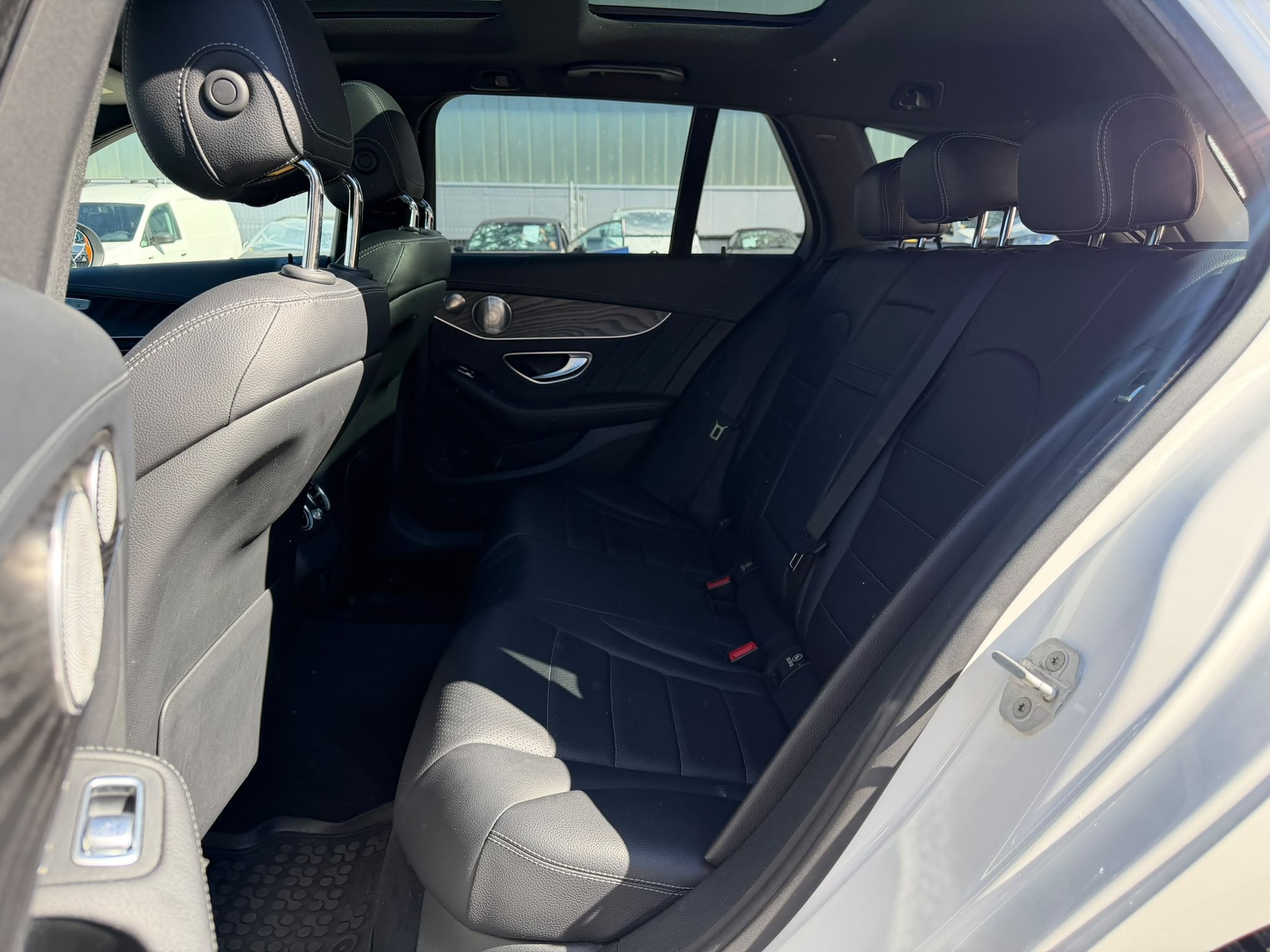 MERCEDES-BENZ C 250 BlueTEC AMG Line 4Matic 7G-Tronic Pano Burmester 360-image-7