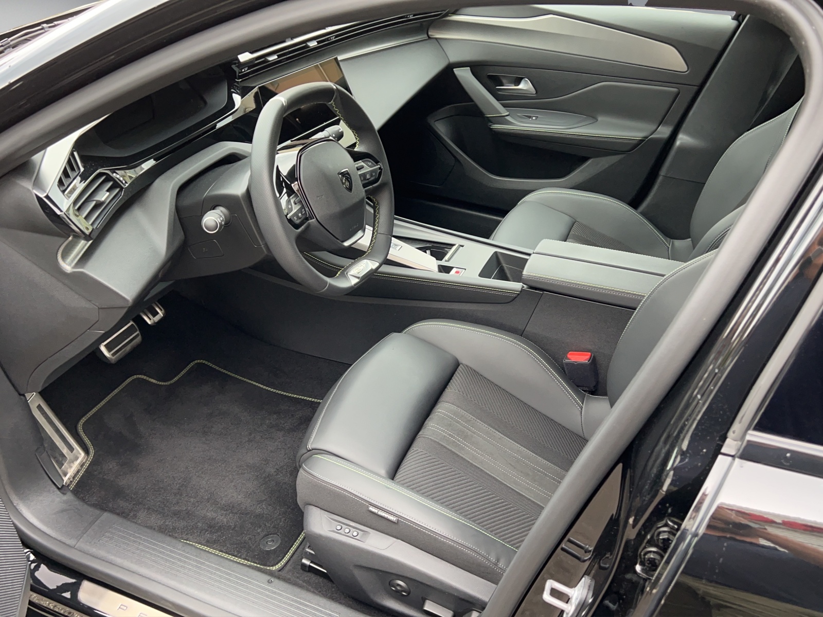 PEUGEOT 308 SW 1.5 BlueHDi GT Pack-showroom-element-3