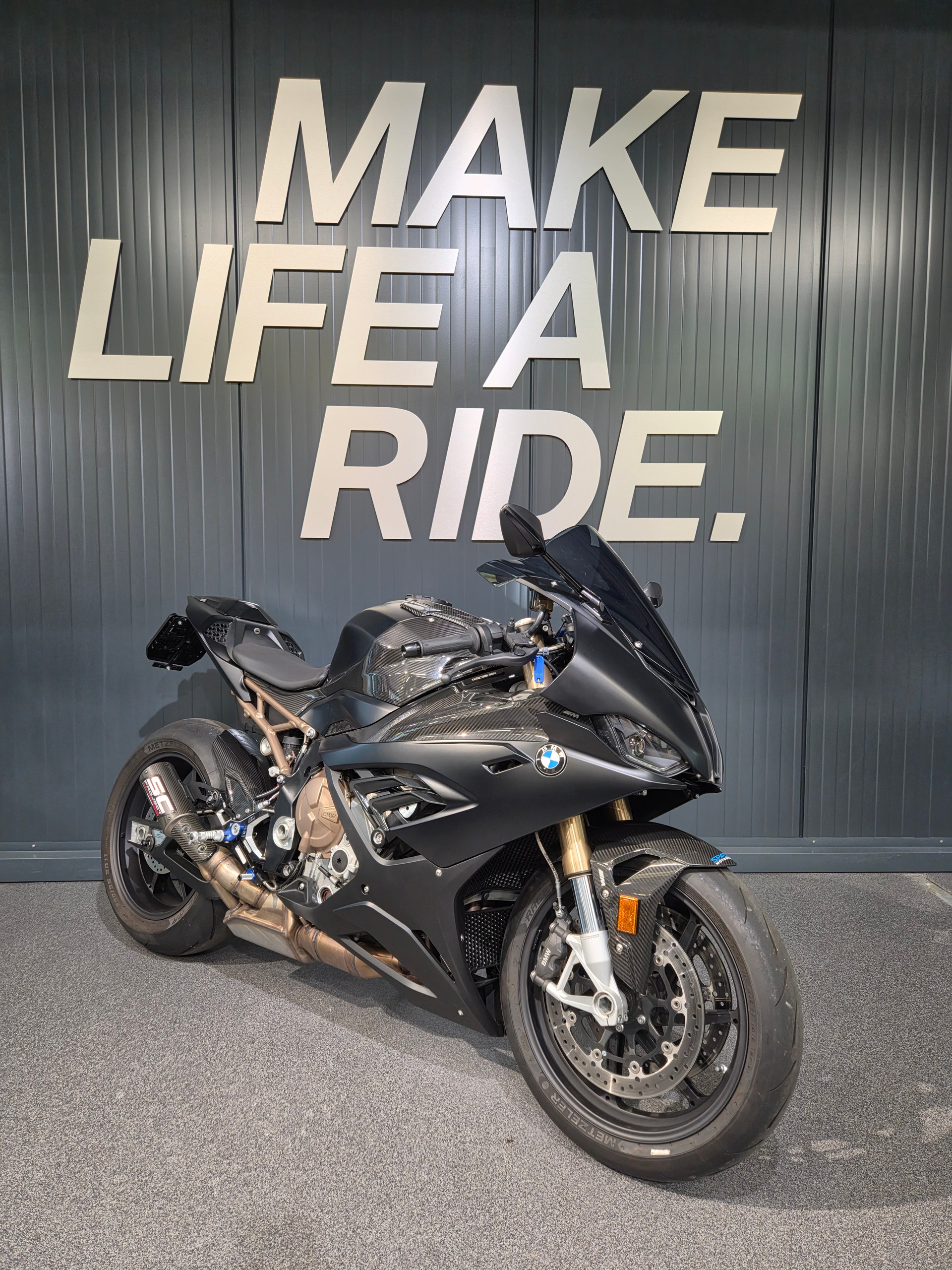 BMW S 1000 RR-image-1