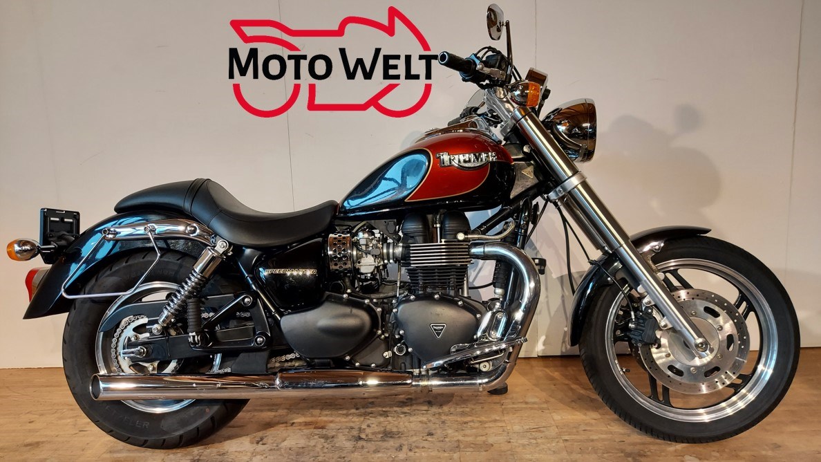 TRIUMPH Speedmaster 900