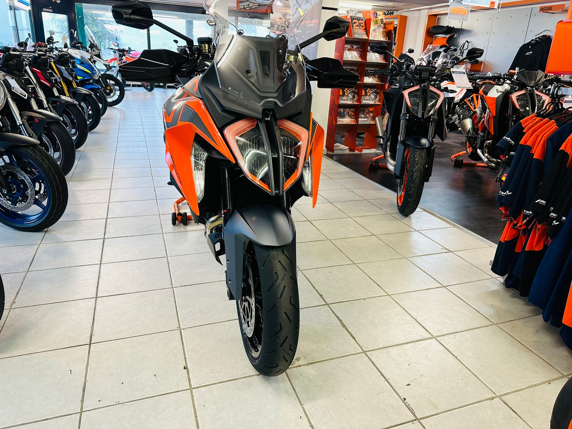 KTM 1290 Super Duke GT-image-1