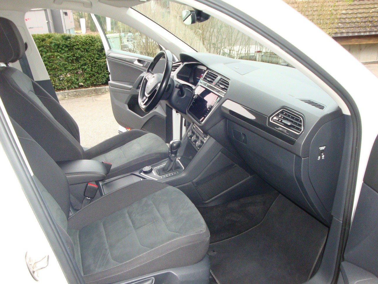 VW Tiguan 2.0 TDI SCR Highline 4Motion DSG-image-6