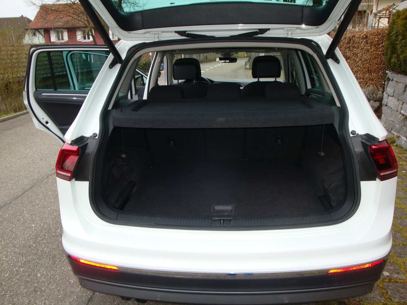 VW Tiguan 2.0 TDI SCR Highline 4Motion DSG-image-8