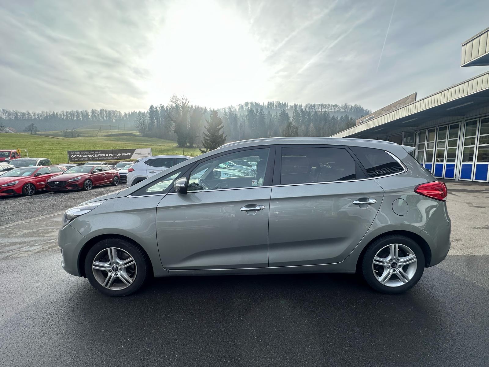 KIA Carens 1.7 CRDi Swiss Eco Edition DCT-image-4