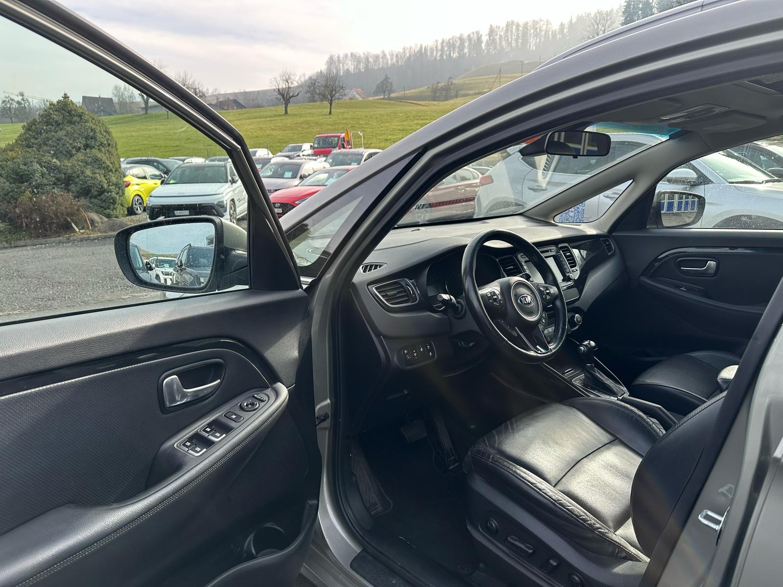 KIA Carens 1.7 CRDi Swiss Eco Edition DCT-image-12