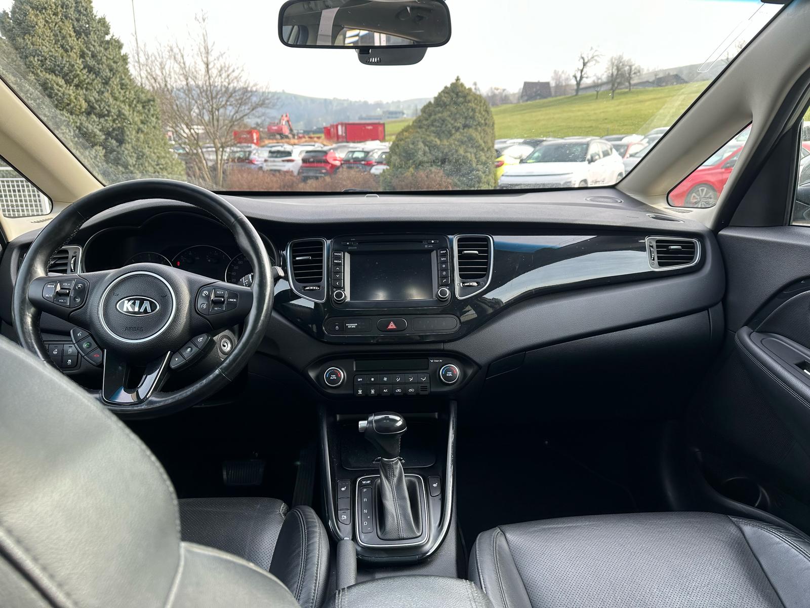 KIA Carens 1.7 CRDi Swiss Eco Edition DCT-image-9